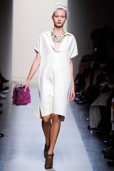 Look 30